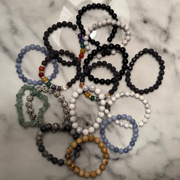 Set of 15 Beaded Bracelets Jewelry Variety of Crystal Beads & Healing Stones - Picture 7 of 13